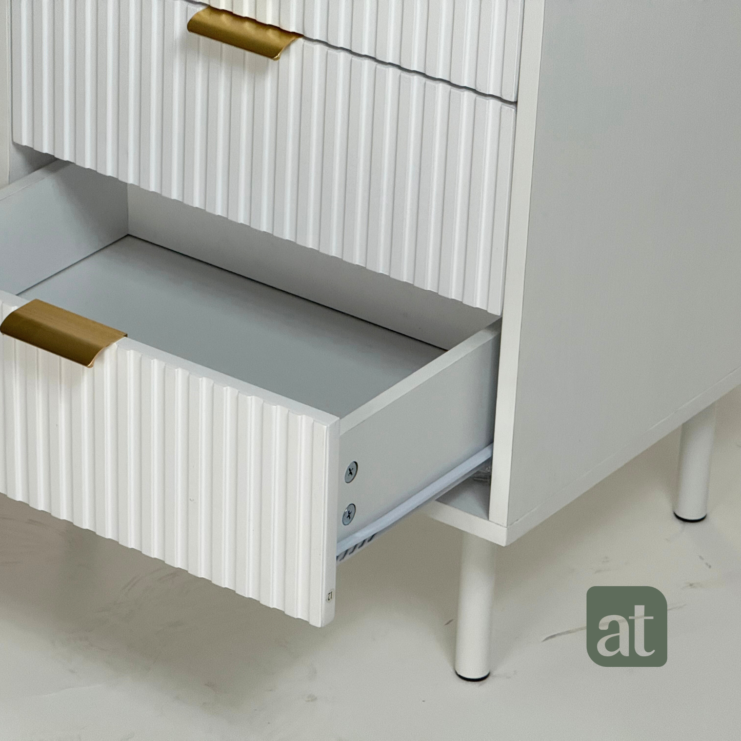 Buró 3 cajones para recámara minimalista - blanco