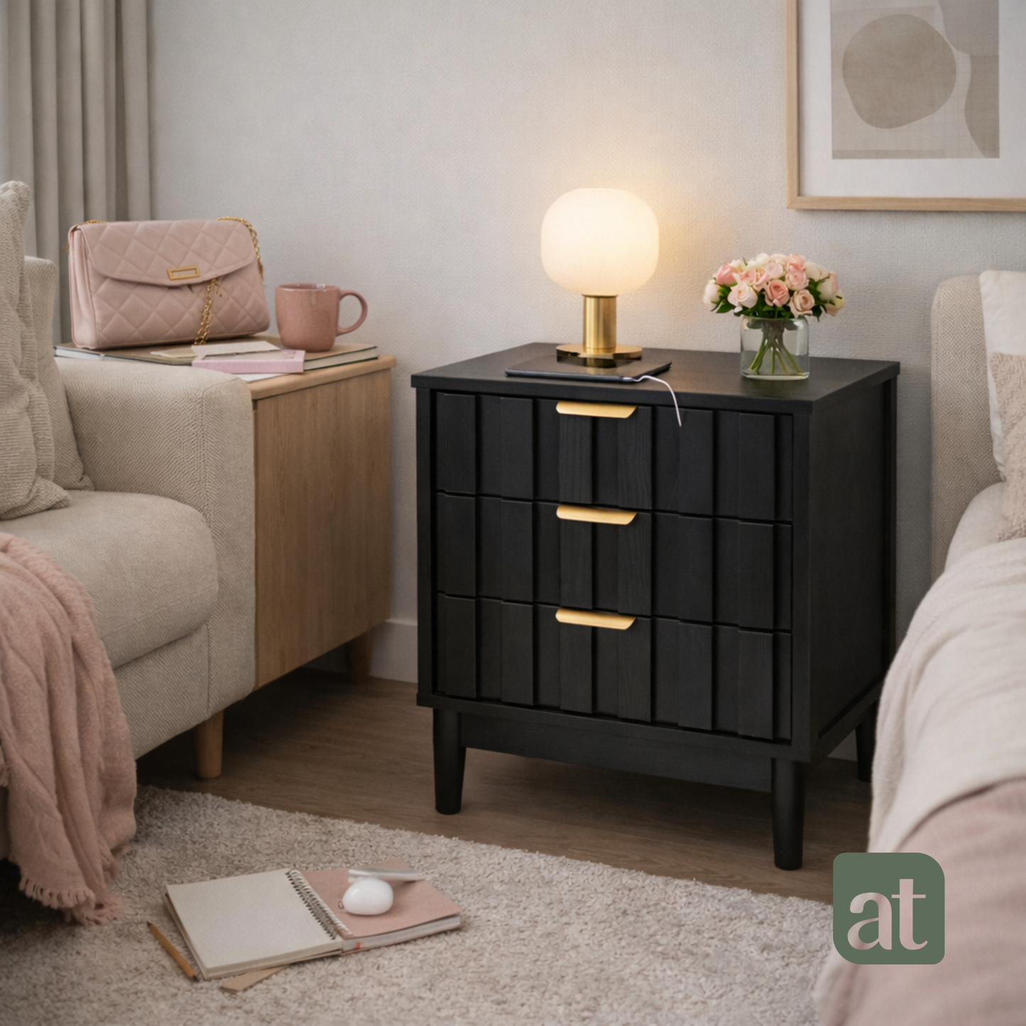 ALTALIA DECO HOME Buró para Recámara Moderno - Mesa de Noche 3 Cajones Almacenamiento - Buro Minimalista Lambrín - 60x48x40cm - Buro Madera MDF - Buros Recámara Mesita Noche Auxiliar (Negro 3 Cajones)
