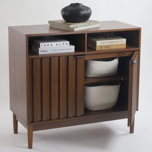 Credenza/Buffetero color nogal con 2 puertas y 2 nichos