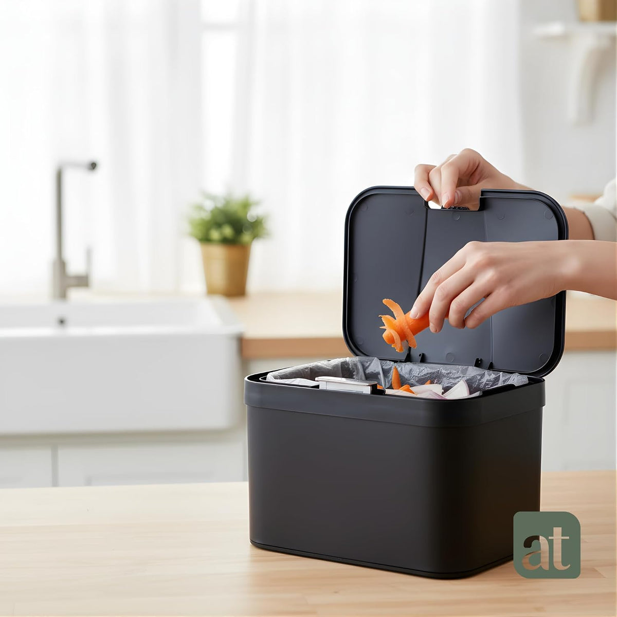Bote de basura Negro pequeño de repisa para cocina 5 Litros con tapa