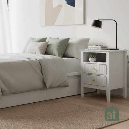 ALTALIA DECO HOME Buró de Madera - Buros para recamara Estilo Moderno Contemporáneo - Mesa de Noche 2 Cajones con Herrajes Dorados y 1 Repisa - Buro para Recámara o Sala Mesita Auxiliar (Blanco)