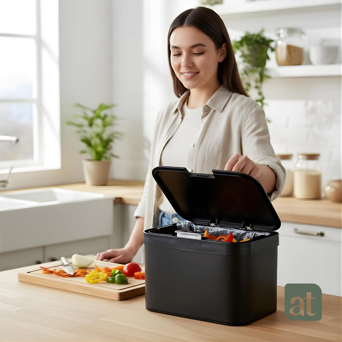 Bote de basura Negro pequeño de repisa para cocina 5 Litros con tapa