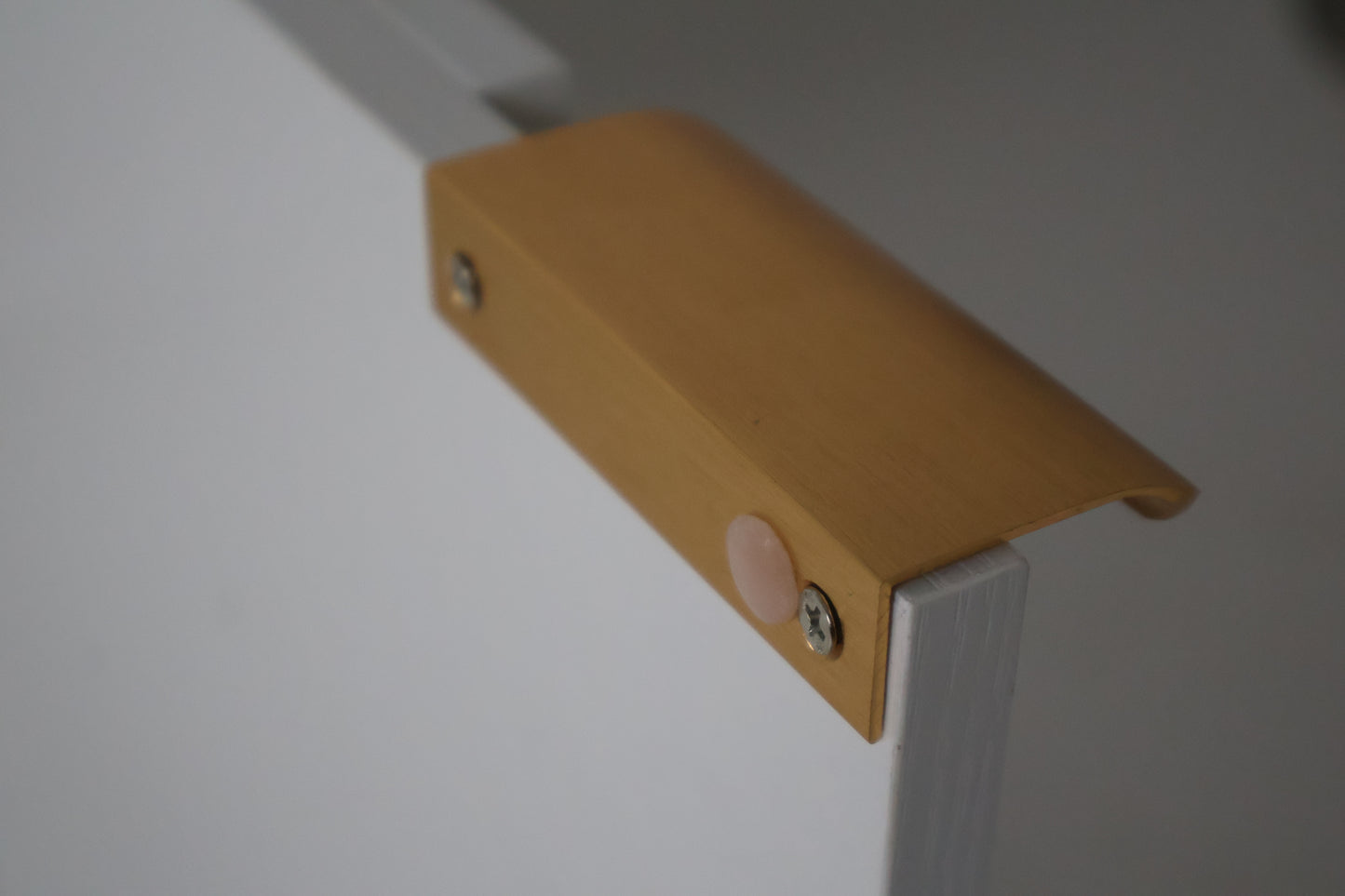 Credenza Bufetera de Madera 88x40x81cm - Trinchador para Comedor con 2 Puertas y Repisas Abiertas - Acabados en Lambrín - Mueble Versátil para Sala, Cocina, Recibidor